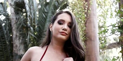 Adorable brunette Latina Gia Paige is sucking like a pornstar