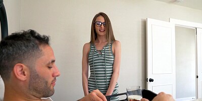Stepdaughter teen Kyler Quinn does anything to please daddy