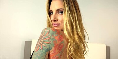 Blonde Teagan Presley shakes her big ass cheeks in a provocative way