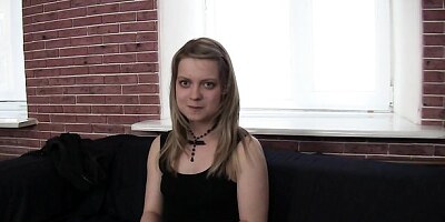 Chick breaks rules for sex on cam