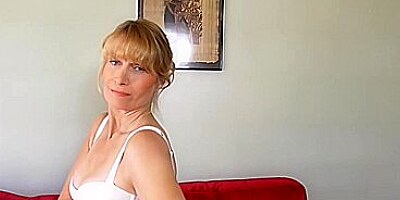 Tina Dove - British housewife playing with herself