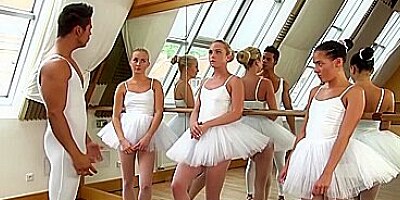 Pleasing the ballet teacher - Eveline Dellai and Vinna Reed