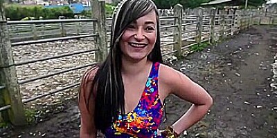 Colombian Jennifer Rojas shows oiled bubble butt when fucked in public