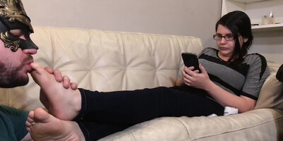 Teen Foot Worship During A Phone Call With Mom! Sweaty Pink Toes Out Of Smelly Socks!