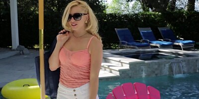 Lexi Belle seduced & fucked a random stranger at her place