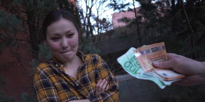 Sex for money with bitch Luna Truelove and creampie