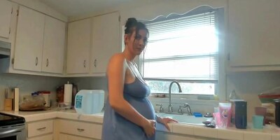 Kelly Payne - Passive and submissive pregnant mom