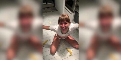 Abbie Maley and Riley Reid: Banana Sucking Sluts