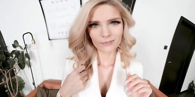 VR masturbation from blonde beauty Candee Licious