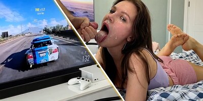 She was just playing xbox and suddenly got a deep slobbery throat fuck