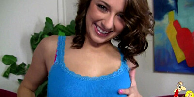 Sultry Lexi Bloom's shaven pussy video