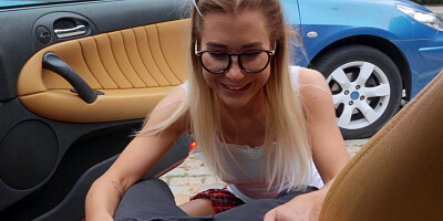 Nerdy young blonde ends stunning POV with facial