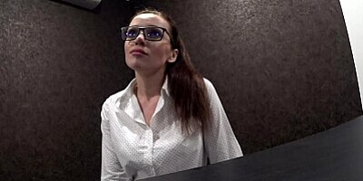 Beautiful secretary pleased angry customer with hot blowjob at reception