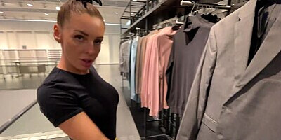 Sales Assistant sucked in Fitting room