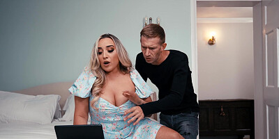 Busty juicy blonde Quincy allowed herself to be fucked