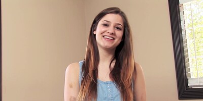 19 year-old Teddie Rae loves to suck cock